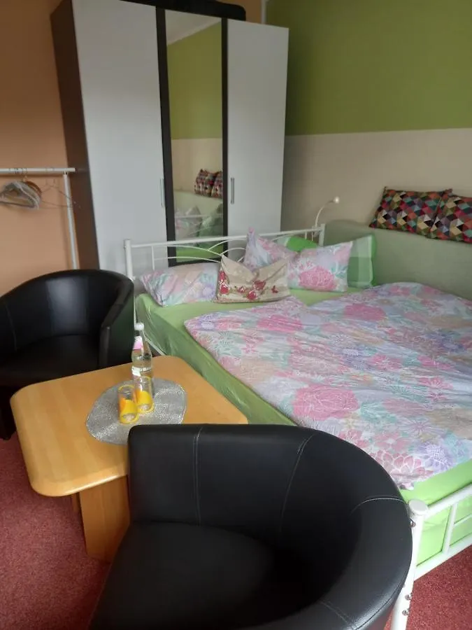 Homestay Huebsches Zimmer Nahe Ber Apartment Berlin